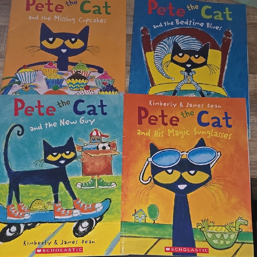 Scholastic Pete the Cat Dark Blue Cartoon Character